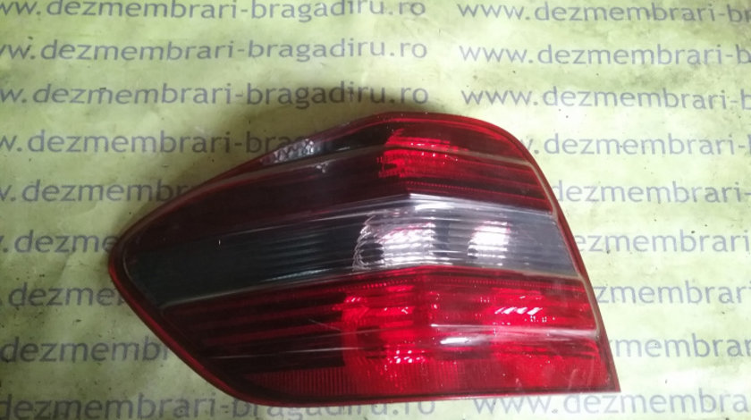 Lampa stop pe aripa stanga Mercedes-Benz M-Class W164 [2005 - 2008] Crossover 5-usi ML 320 CDI 7G-Tronic (224 hp) V6 CDI - 642940 4MATIC