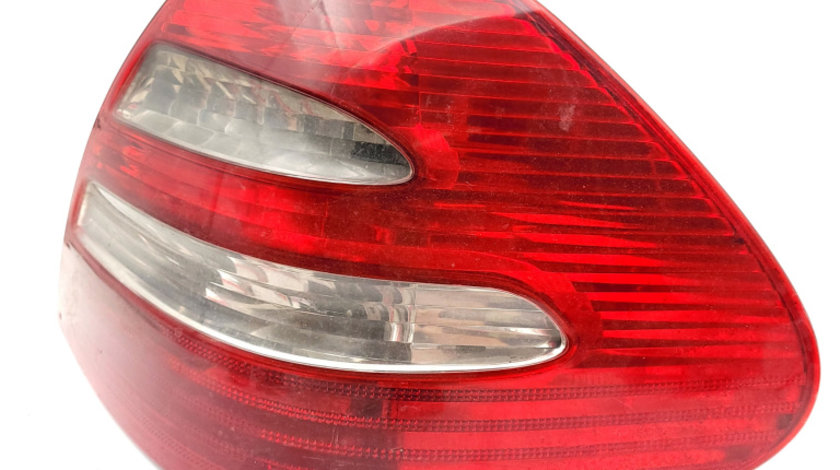 Lampa Stop Spate / Tripla Dreapta Mercedes-Benz E-CLASS (W211) 2002 - 2009 A2118200464, A 211 820 04 64, A2118200464, 211 820 04 64, 334136R, 334 136 R