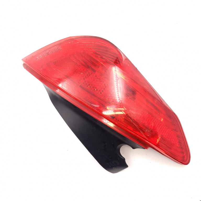 Lampa Stop Spate / Tripla Stanga,caroserie Peugeot 308 (4A, 4C) 2007 - 2013 9680425980, 12332001, 1233200-1, 2589G