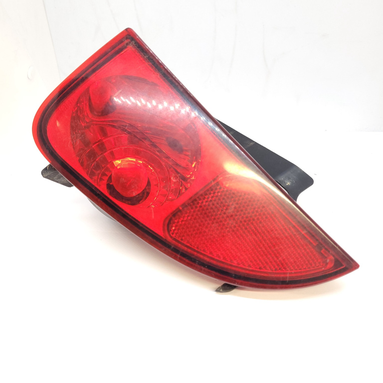 Lampa Stop Spate / Tripla Stanga Renault ESPACE Mk4 2002 - 2014 Motorina 8200027155, J81REN, J81-REN