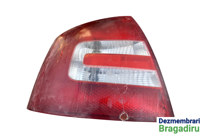 Lampa stop stanga pe aripa Atentie este crapata Skoda Octavia 2 [facelift] [2008 - 2013] Liftback 5-usi 1.6 MPI MT (102 hp) Cod motor: BSE, Cod cutie: LVN, Cod culoare: LF9R-1Z1Z