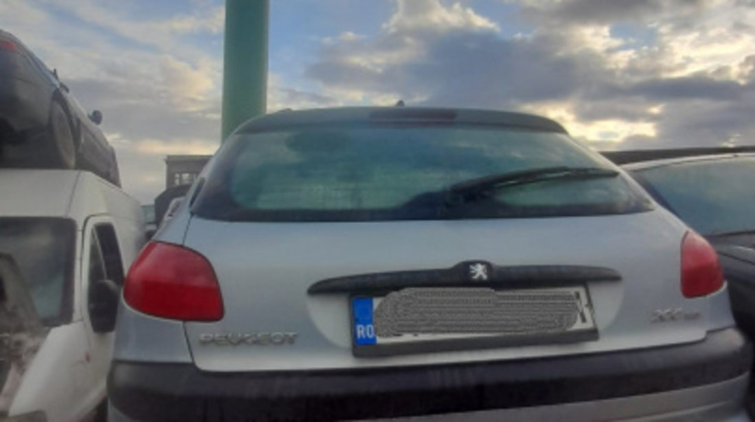 Lampa stop stanga pe aripa Peugeot 206 [1998 - 2003] Hatchback 5-usi 1.4 HDI MT (68 hp)