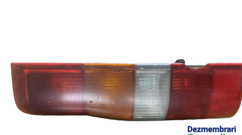 Lampa stop stanga usor lovita Ford Transit 3 [2000 - 2006] Autoutilitara duba 5-usi 2.4 TDCi MT (137 hp)