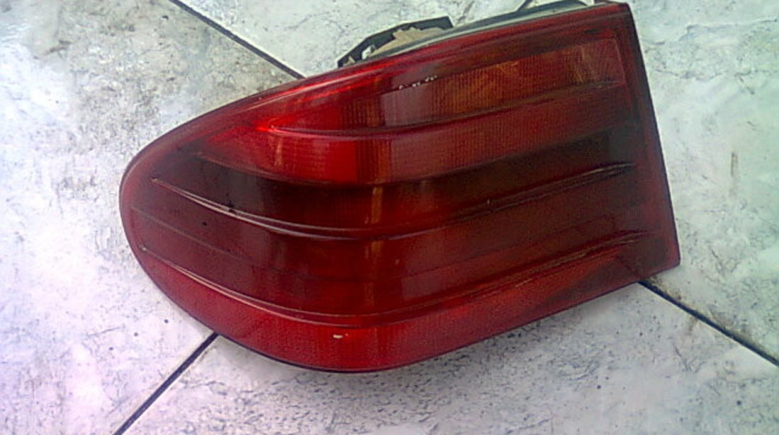 Lampi spate Mercedes E200 W210 1997 (exterior)