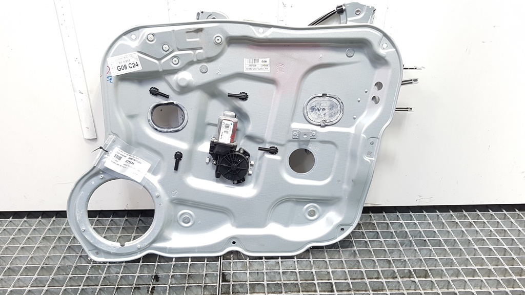 Macara cu motoras dreapta fata, Hyundai Santa Fe 2 (CM) cod 82480-2B070J4S4 (id:371574)