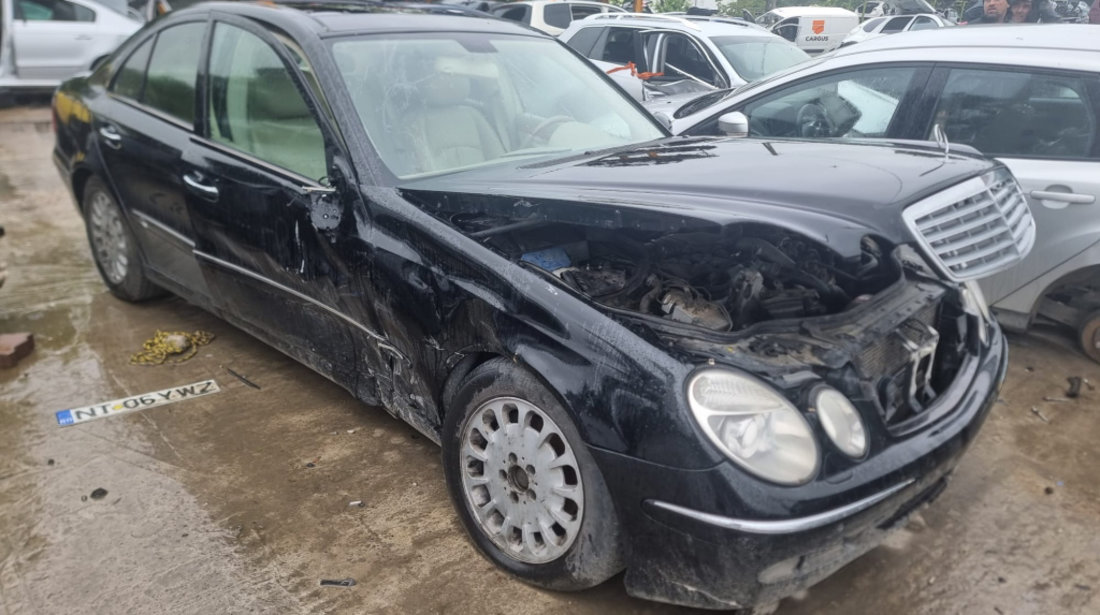 Macara dreapta fata A2117200246 Mercedes-Benz E-Class W211 [facelift] [2006 - 2009] E280 3.0 cdi om 642.920