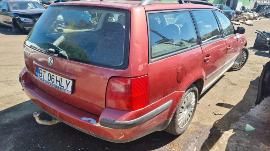 Macara geam dreapta fata Volkswagen Passat B5 1999 avant 1.6 benzina AHL