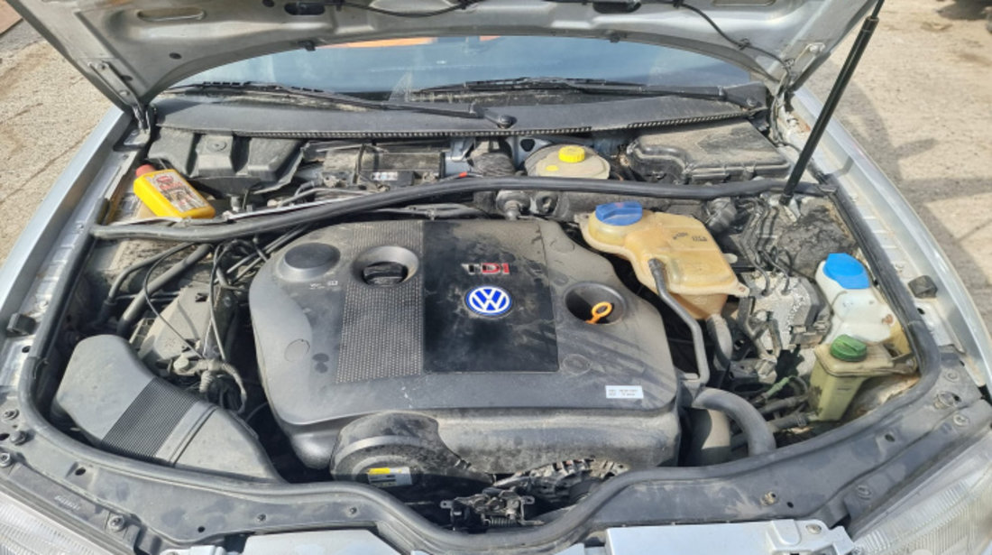 Macara geam dreapta fata Volkswagen Passat B5 2000 combi/break 1.9 tdi