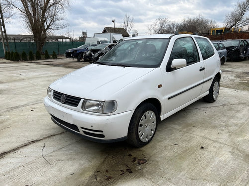 Macara geam dreapta fata Volkswagen Polo 6N 2000 HATCHBACK 1,0 i