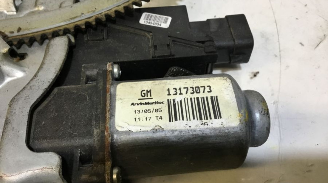 Macara Geam Stanga Fata cu Motoras Opel CORSA C F08,F68 2000