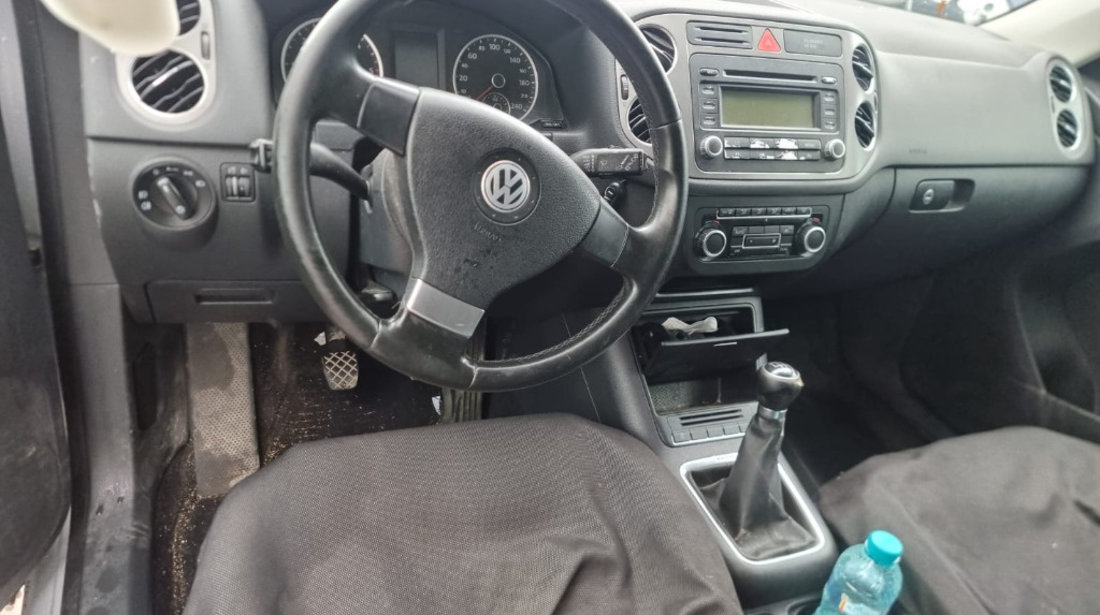 Macara geam stanga fata Volkswagen Tiguan 2010 suv 2.0 tdi CBAB 4x4