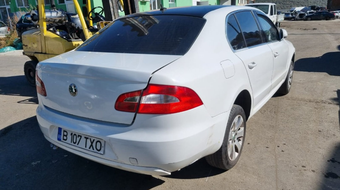 Macara geam stanga spate Skoda Superb 2 2010 berlina 1.9 tdi