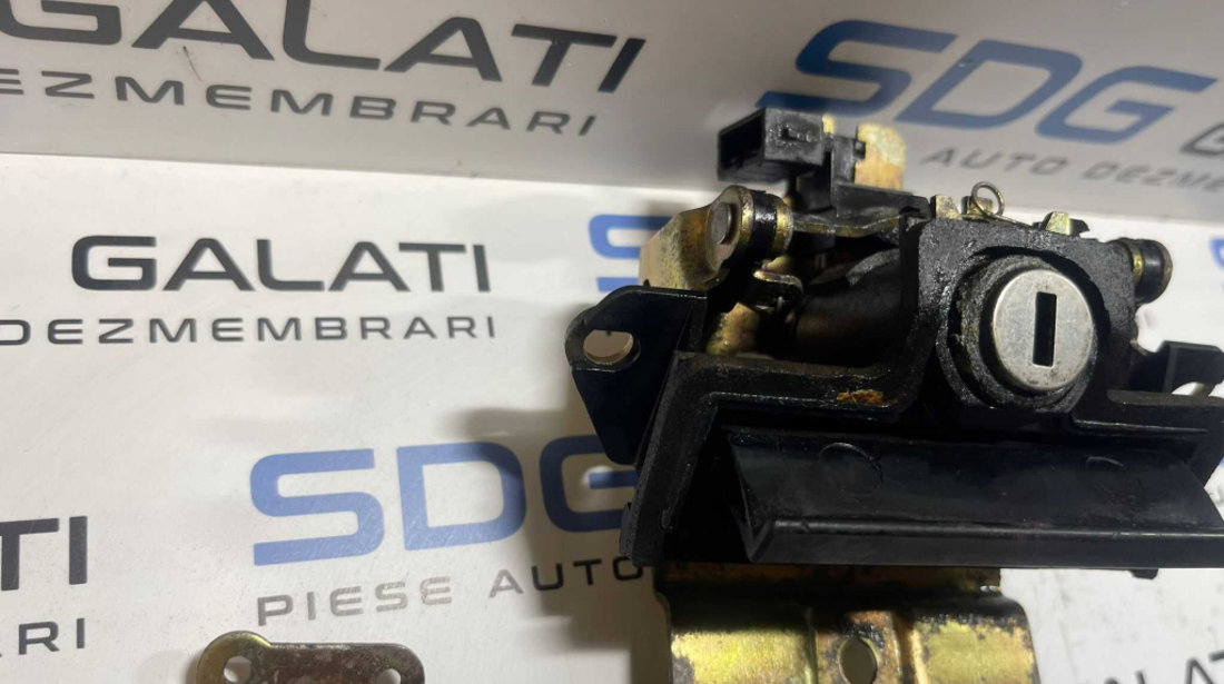 Maner Clapeta Switch cu Butuc Actionare Deschidere Haion Haion Portbagaj Skoda Octavia 1 Combi Break 1997 - 2011 Cod 1U9827565H 1U9827565G [B3440]