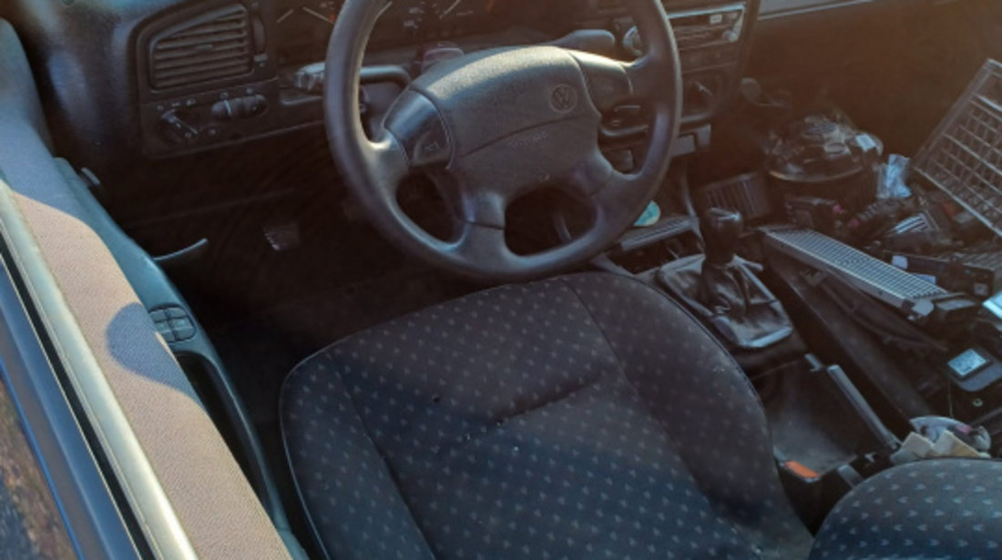 Maner deschidere din interior usa fata dreapta Dacia 1310 2 [1993 - 1998]  wagon 1.4 MT (63 hp) #80589781