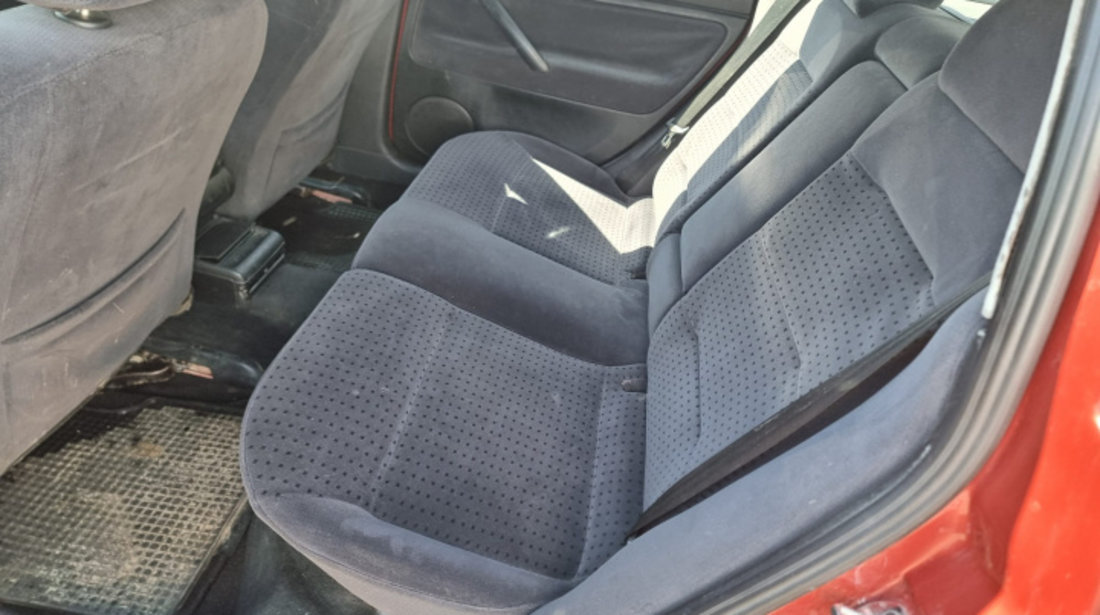 Mocheta podea interior Volkswagen Passat B5 1999 avant 1.6 benzina AHL