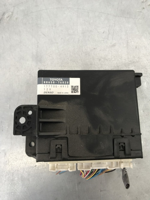 Modul calculator ac Lexus CT 200h sedan 2012 (8865076020)