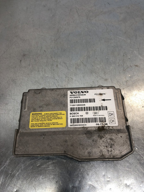 Modul calculator airbag Volvo V70 2.4D Manual, 175cp sedan 2010 (P31295676)