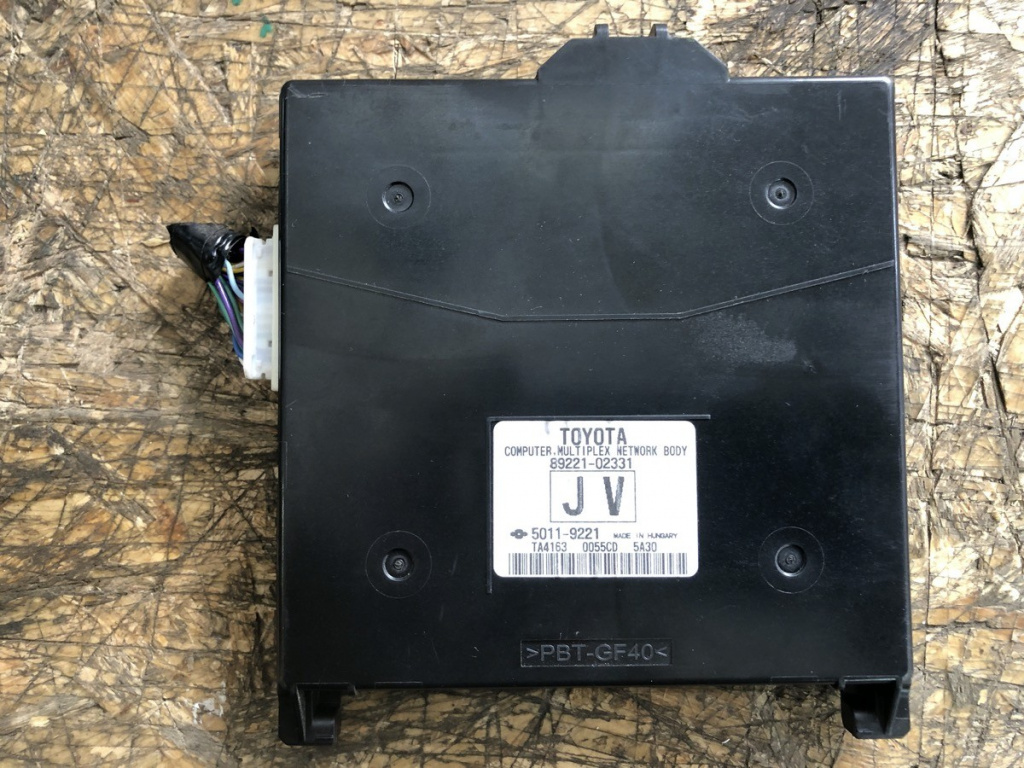 Modul control unit BCM Toyota Auris TS Hybrid combi 2015 (8922102331)