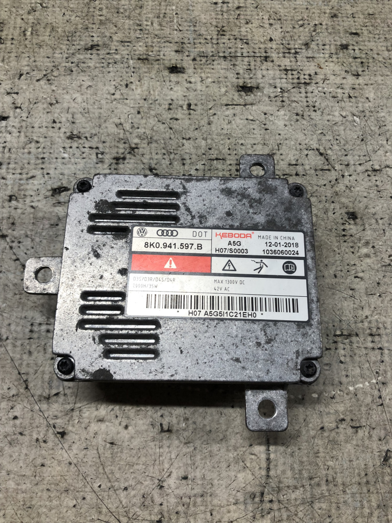 Modul xenon dreapta Skoda Superb 3 2018, 8K0941597B