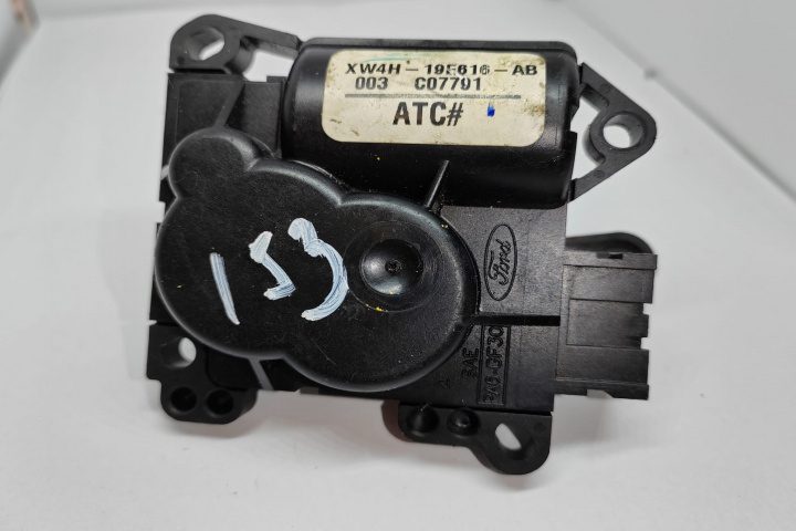 Motoras aeroterma bord / Actuator Electronic Aeroterma XW4H-19E616-AB / 19E616 Jaguar S-Type [1999 - 2004]