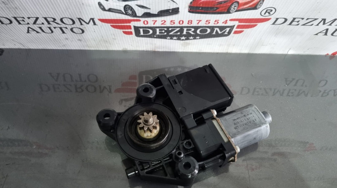 Motoras macara geam dreapta fata 0130822478 RENAULT Megane III Hatchback (BZ0/1) 2.0 TCe 180 cai