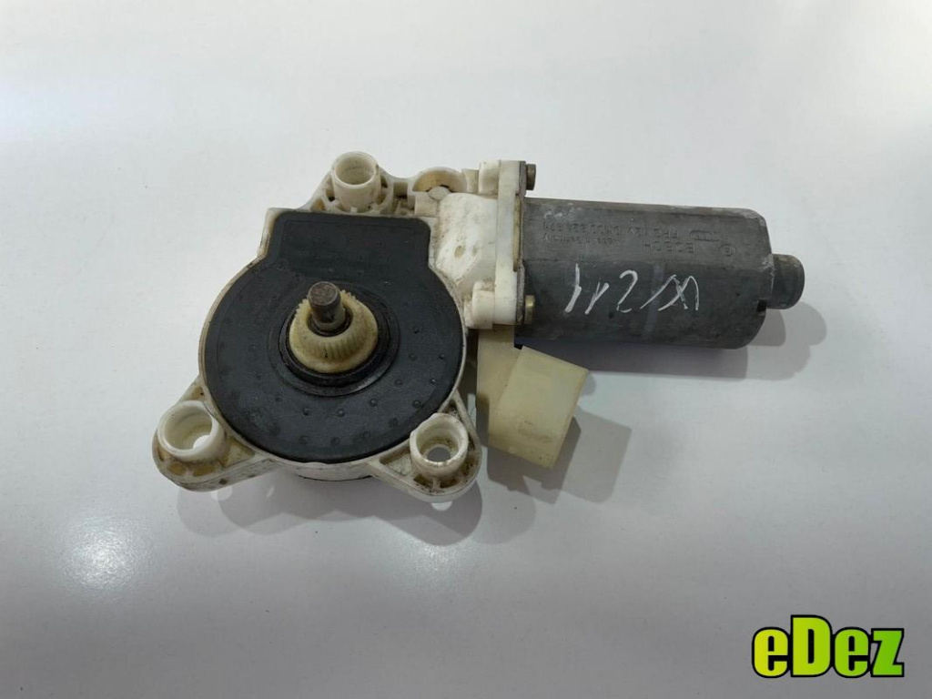 Motoras macara geam dreapta fata Mercedes E-Class (2002-2008) [W211] a2118203042