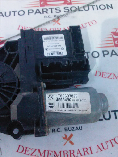 Motoras macara geam dreapta fata VOLKSWAGEN TOURAN 2003-2010