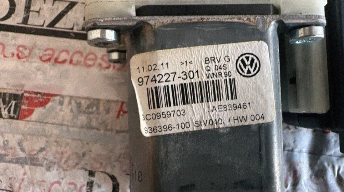 Motoras macara geam stanga spate 3C0959703 3C0959795 VW Passat B7 Sedan (362) 2.0 TDI 4motion 170 ca