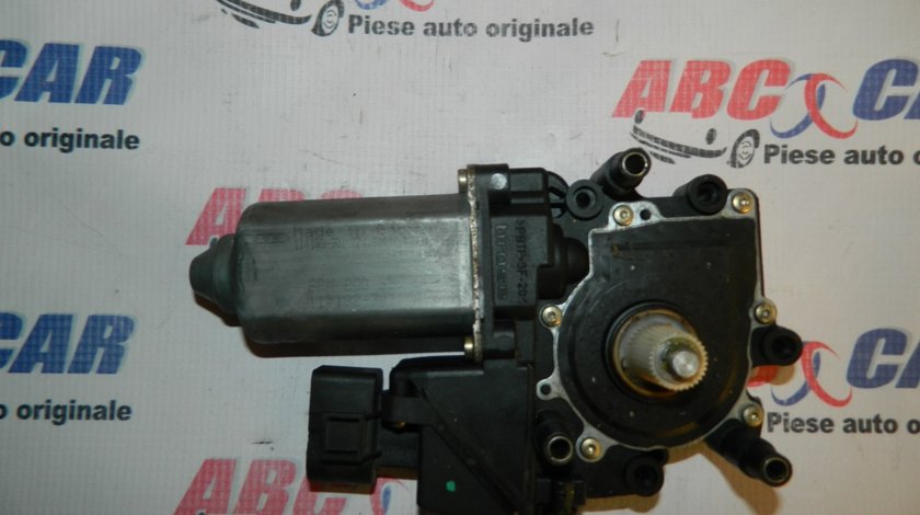 Motoras macara usa drepta fata Audi A4 B5 cod: 8D0959802B