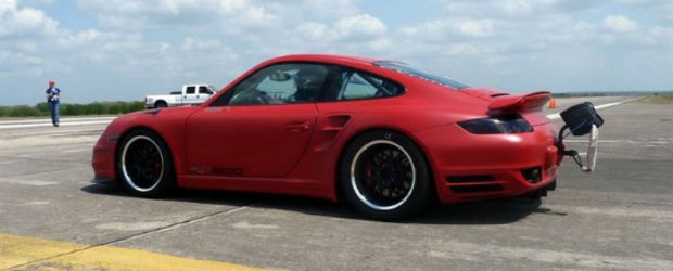 Nou record de viteza pentru Porsche? Un 911 Turbo atinge peste 377 km/h la  Texas Mile!