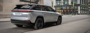 Nu este noul Range Rover Velar, ci Jeep Wagoneer S! Cel mai nou SUV al americanilor debuteaza oficial cu 600 de cai putere si un design inspirat de exclusivistul model britanic