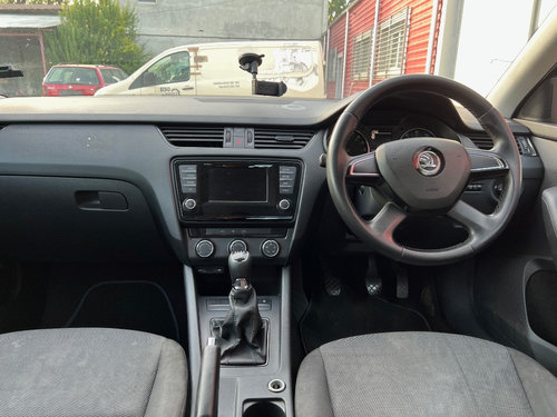 Nuca schimbator Skoda Octavia 3 1.6 TDI an fab. 2012 - 2015