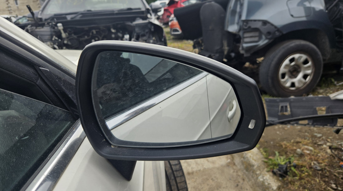 Oglinda dreapta cu rabatre manuala si reglaj electric Audi A3 8V 2015, 6 PINI