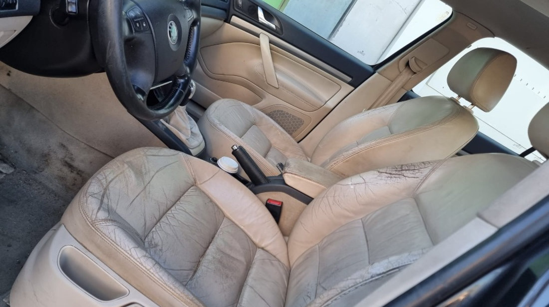 Oglinda retrovizoare interior Skoda Octavia 2 2005 berlina 2.0 tdi bkd