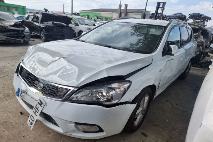 Oglinda stanga completa Kia Ceed 2012 break 1.6