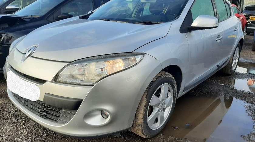 Oglinda stanga completa Renault Megane 3 2009 HATCHBACK 1.9 dCI