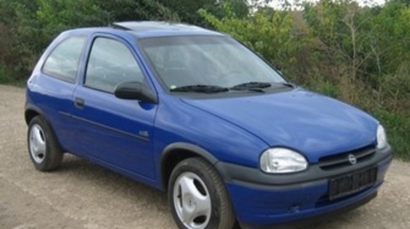 Opel Corsa B din 1995 dezmembrez