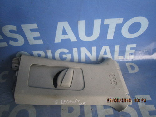 Ornament stalpi Seat Leon 2;  1P0867244 (sus)