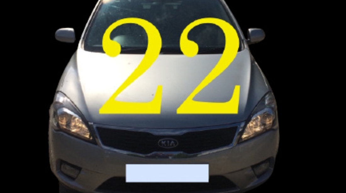 Ornament stanga prelungire cheder parbriz Kia Ceed [facelift] [2010 - 2012]  SW wagon 1.6 CRDi AT (116 hp) #68407019