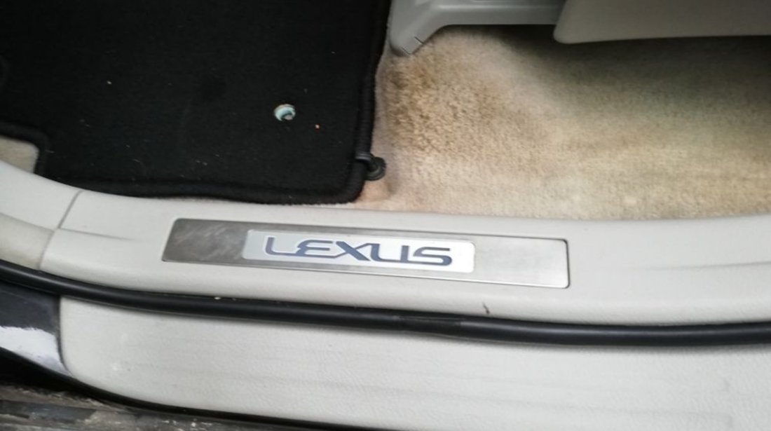 Ornament stanga spate prag interior Lexus RX 350 An 2003 2004 2005 2006 2007 2008 luminat LED