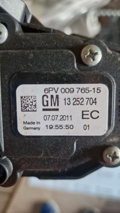 Pedala de accelerație Opel Astra J 13252704 EC 1821