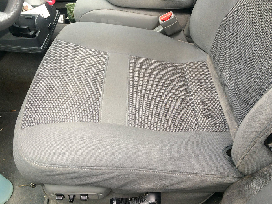 Piele vs. Alcantara vs. stofa: ce fel de tapiterie este mai buna pentru  interiorul masinii tale?