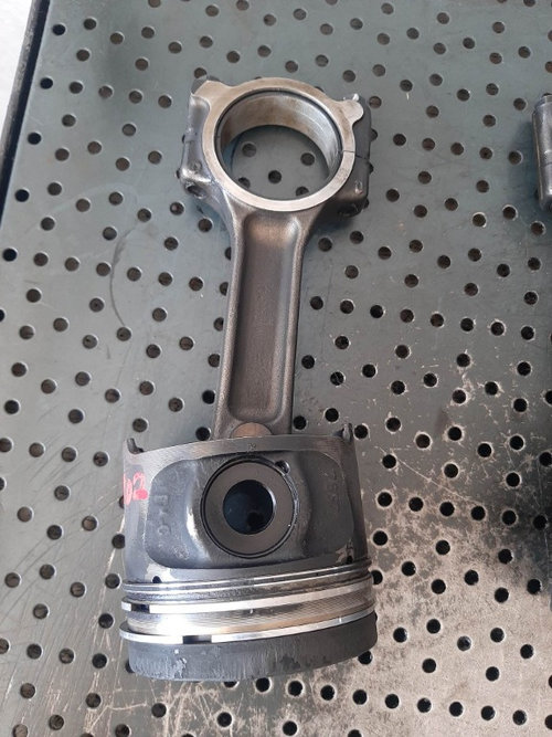 Piston cu biela 1.5 dci k9k k9kb802 renault kangoo 2