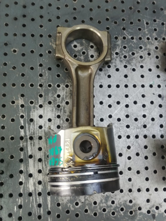 Piston cu biela 1.9 dci f9qb800 euro 3 renault scenic trafic megane 2