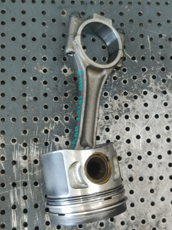 Piston cu biela 1.9 tdi auy vw sharan 7m