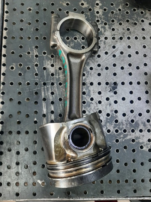 Piston cu biela 1.9 tdi avq vw touran golf 5