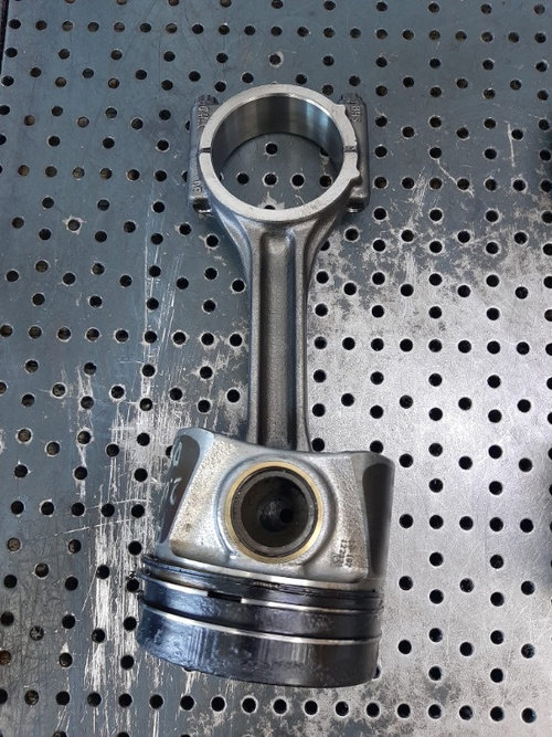 Piston cu biela audi a6 c8 4k 2.0 tdi dfb