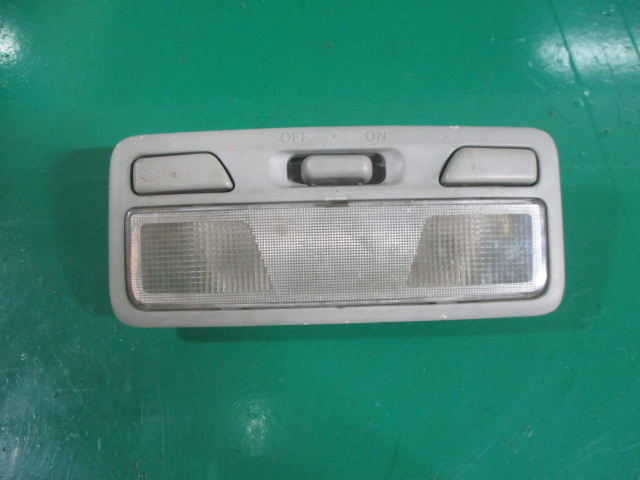 PLAFONIERA / ILUMINATOR INTERIOR MITSUBISHI PAJERO PININ FAB. 1999 – 2007 ⭐⭐⭐⭐⭐