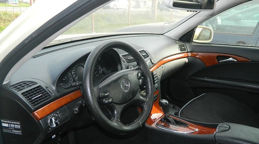 Plansa bord completa Mercedes E-Class W211 2.2Cdi Euro 4 model 2008