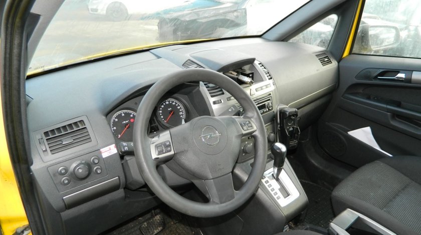 Plansa bord cu airbaguri si centuri Opel Zafira B model 2005-2009
